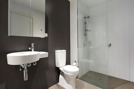 Fully furnished City-Edge Sensation - Photo 4