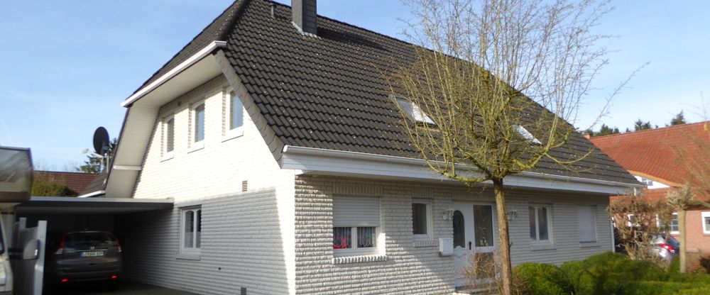 Großzügige Obergeschosswohnung mit Südwest-Loggia in Edewecht / zentrale Wohnlage - Photo 1