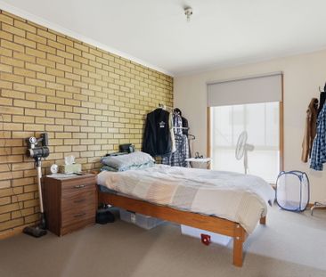 Neat and Tidy Unit in Newnham - Photo 5