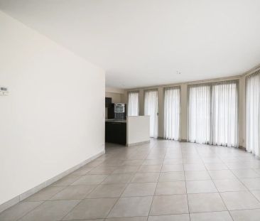 Gelijkvloers appartement met ruime leefkeuken in Wilrijk - Foto 2