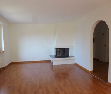 4.5-Zimmerwohnung mit sonnigem Sitzplatz und neuer Küche - Photo 1