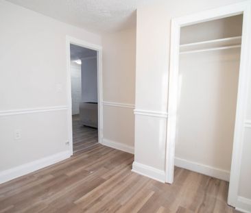 1 BEDROOM HOUSE IN ST.CATHARINES!!! - Photo 2