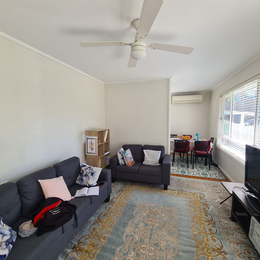 For Lease – Spacious 4 Bedroom Family Home in Lurnea - Photo 1