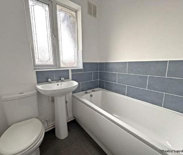 3 bedroom property to rent in Oldham - Photo 1