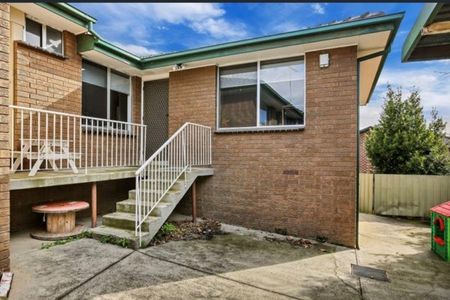 5/1 Lock Street, Airport West VIC 3042 - Photo 5