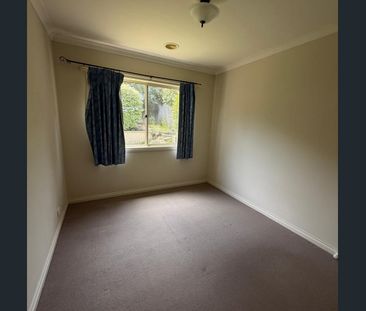 11 Oakbank Drive, Mount Helen for lease - Photo 6