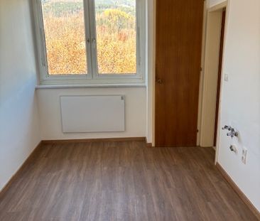 Helle 2-Zimmer-Wohnung im letzten Obergeschoss mit Loggia - Foto 2