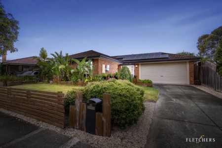 Beautiful 3-Bedroom Home with Alfresco Oasis in a Great Location! - Photo 3