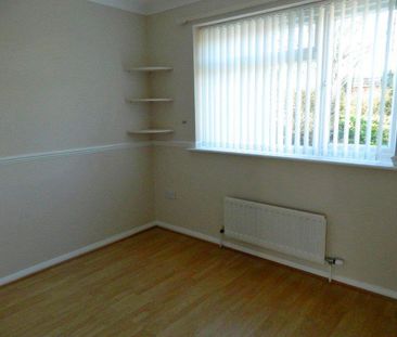 2 bedroom semi-detached bungalow to rent - Photo 5