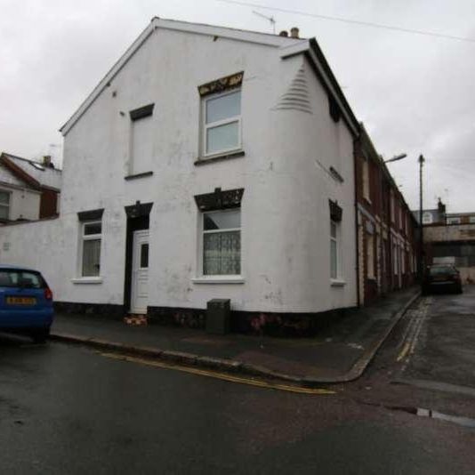 Rosewood Terrace, St James, Exeter, EX4 - Photo 2