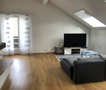 Grosszügige Dachwohnung mit Balkon! - Photo 1