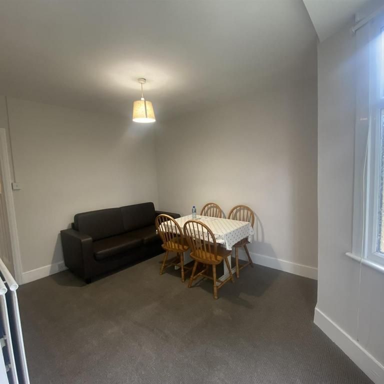 3 bedroom apartment to rent - Photo 1