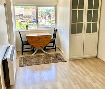 Studio Flat, Oxley Close, SE1 - Photo 1