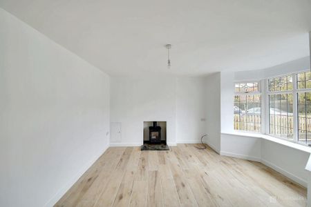 3 bedroom semi-detached house to rent - Photo 3