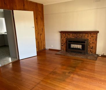31 Valencia Street, Glenroy VIC 3046 - Photo 2