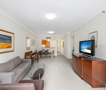 Executive Two Bedroom Apartment Opposite Hyde Park - Fully Furnished - Photo 3