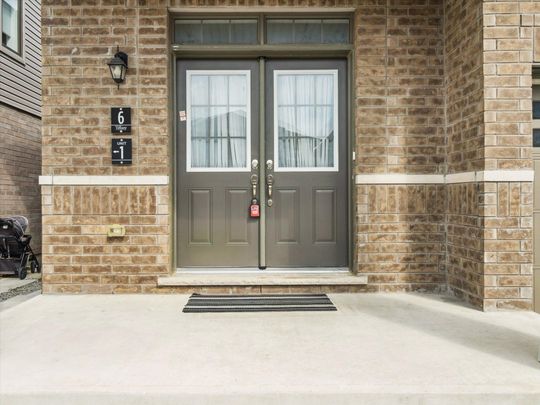 For Lease - 6 Bannister Road Unit# Upper, Barrie, Ontario - Photo 1