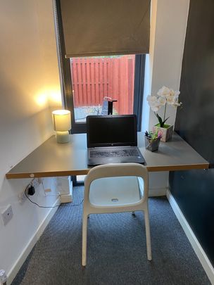 19 Whitegate Road, Huddersfield, HD4 - Photo 1