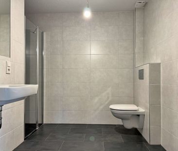 Erstbezug: Extravagante Dachgeschosswohnung mit Einbauküche und Log... - Photo 3