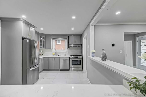 For Lease - 33 Garvey Crescent Unit# MAIN, Hamilton, Ontario - Photo 1