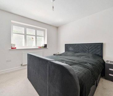 4 bedroom detached house to rent - Photo 3