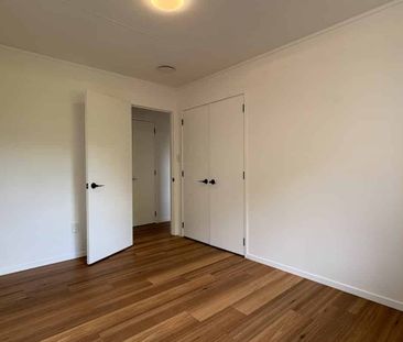 Modern 3-bedroom - Photo 2