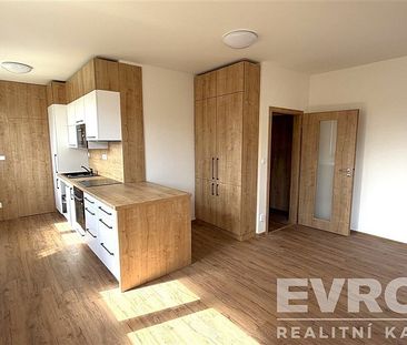 Pronájem bytu 1+kk 44 m² - Photo 2