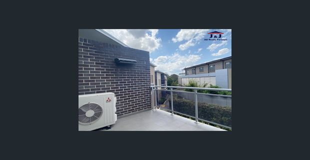 Modern 2-bedroom unit at Strathfield - Photo 1