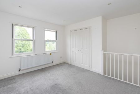 4 bedroom terraced house to rent - Photo 3