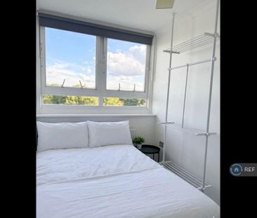 4 bedroom flat to rent - Photo 4