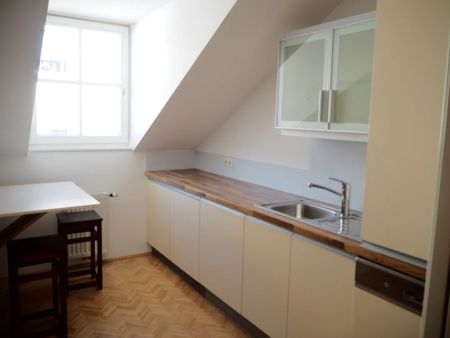 Schicke 2-Zimmer Dachgeschoss-Wohnung am Pfarrplatz 13 - Photo 5