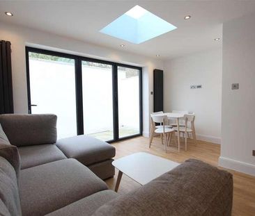 Beaconsfield Road, Seven Sisters, N15 - Photo 2