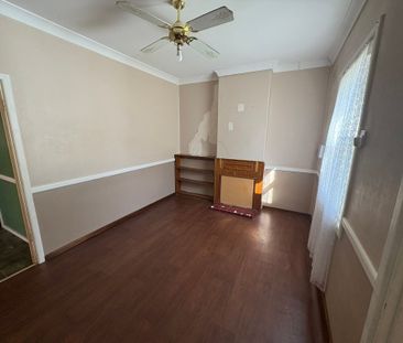 Enticing Opportunity in Elizabeth East! - Photo 5