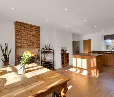 3 bedroom semi-detached house to rent - Photo 6