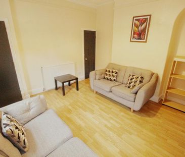 1 bedroom in a house share to rent - Photo 3