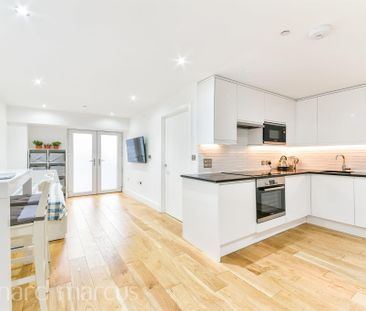 9 Sutton Court Road, Sutton - Photo 4