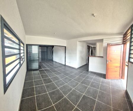 Location Appartement 3 pièces 89m² CAYENNE 97300 - Photo 4