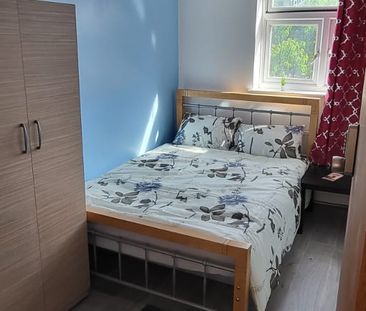 RM4 Glengall Grove | Isle of Dogs | London | E14 3NE - Photo 4