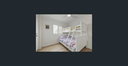 Uninterrupted Waterfront Luxury – Panoramic Ocean Views - Photo 5