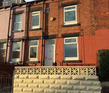 3 Bed Terraced House, Strathmore View, LS9 - Photo 3