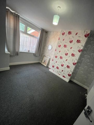 3 Bed Semi-Detached House, Old Bromford Lane, B8 - Photo 2