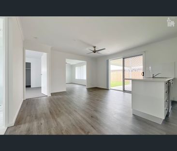 56 Girraween Way, Eli Waters, Qld 4655 - Photo 4