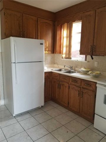 For Lease - 1013 Castlefield Avenue Unit# Main, Toronto W04, Ontario - Photo 5