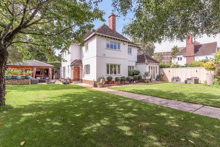 5 bedroom detached house to rent - Photo 2
