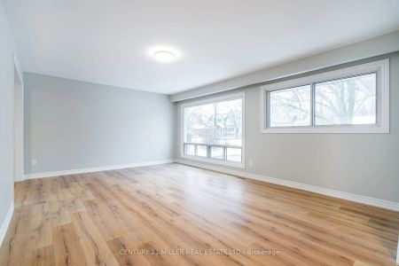 Detached Home For Lease | W9254638 - Photo 5