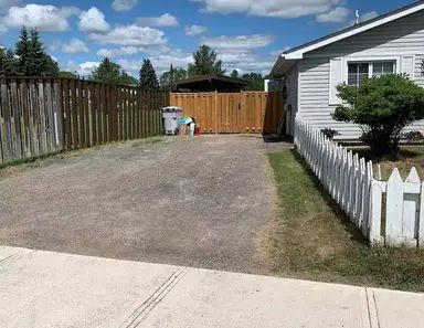 Spacious 3-Bedroom Townhouse for Rent in Thunder Bay, ON | 308 County Boulevard, Thunder Bay - Photo 1