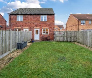 2 bedroom semi-detached house to rent - Photo 5