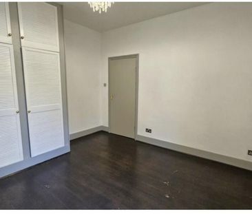 3 bedroom ground floor maisonette to rent - Photo 3