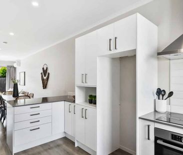 Spacious 4-Bedroom Townhouse in Prime Hobsonville Location - Photo 2