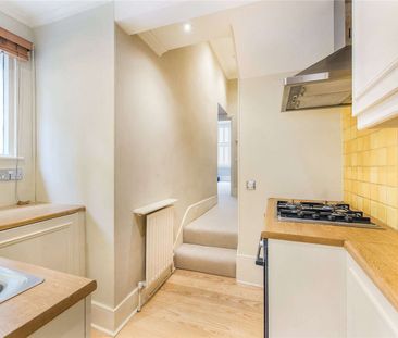A smart one bedroom flat a short distance from Sloane Square and th... - Photo 1
